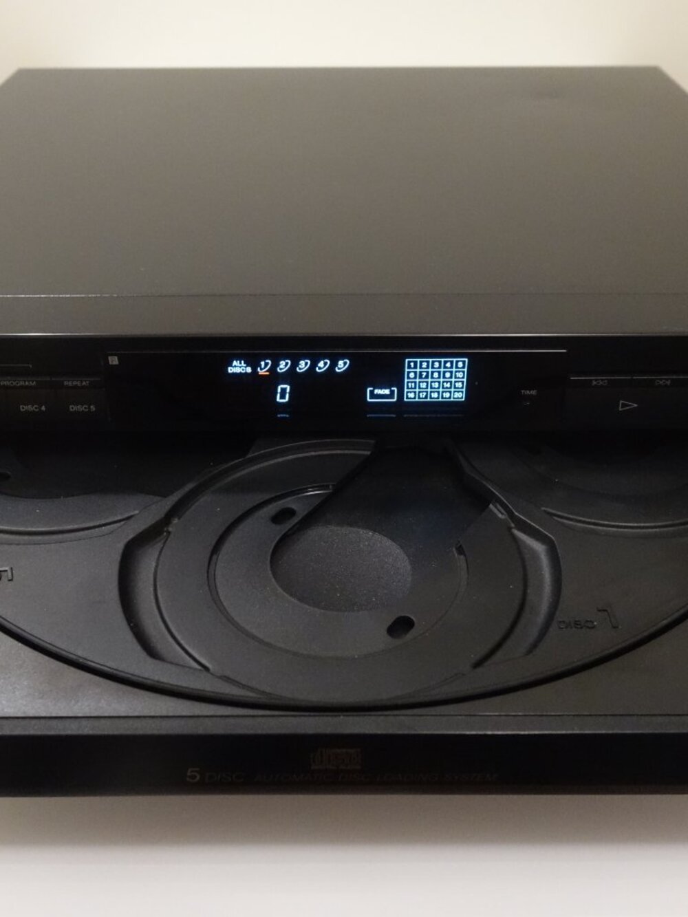 Sony CDP-C325 5 Disc CD Changer Automatic Disc Loading System - Picture 5 of 12